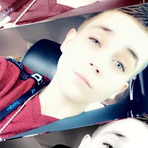 Meet your Posher, Dee